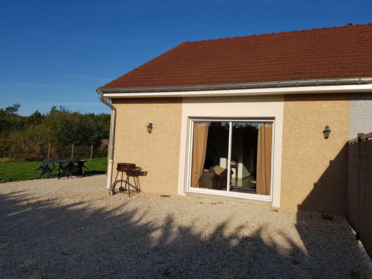 Gite Le Petit Pied-A-Terre La Chapelle-Saint-Sauveur  Exteriér fotografie